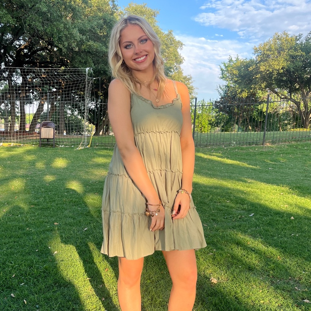 green ruffle mini dress - Picture 4 of 4